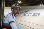 Il campione del mondo Paolo Bettini in pista a Milano