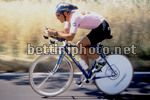Eugveni Berzin nella cronometro di Follonica in maglia rosa