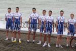 Gert Steegmans sulla spiaggia durante le foto del team Katusha