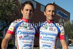 Davide Rebellin e Gilberto Simoni con la nuova maglia dell'Serramenti Diquigiovanni-Androni Giocattoli
