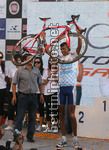 Alfredo Lucero con la bicicletta vinta a San Luis