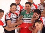 Filippo Simeoni scherza con Khalilov durante le foto di rito
