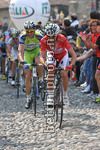 Stefano Garzelli seguito da Ivan Basso in salita a Bergamo Alta