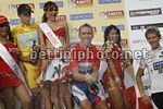 Alberto Contador sul podio con Andy Schlekc e Koos Moerenhout 