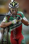 Enrico Franzoi, bici in spalla