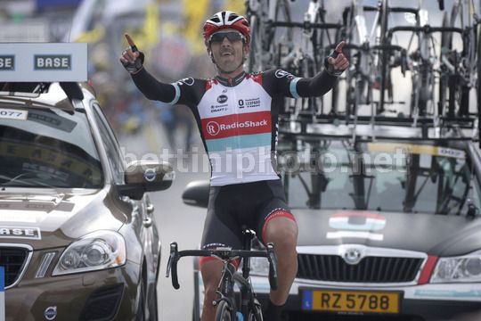 L'esultanza di Fabian Cancellara sul traguardo di Brugge