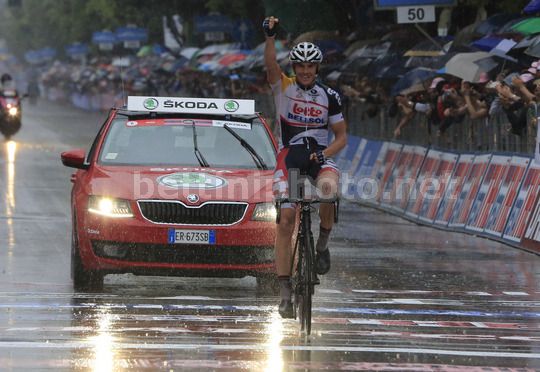 La vittoria di Adam Hansen (Lotto-Belisol) nella 7^ tappa: San Salvo-Pescara