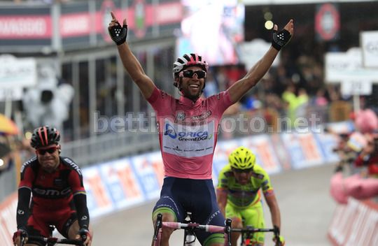 Michael Matthews a braccia alzate a Montecassino - 6^ tappa del Giro d'Italia 2014 - © bettiniphoto
