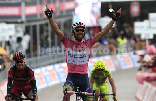 Michael Matthews a braccia alzate a Montecassino - 6^ tappa del Giro d'Italia 2014 - © bettiniphoto Michael Matthews a braccia alzate a Montecassino - 6^ tappa del Giro d'Italia 2014 - © bettiniphoto