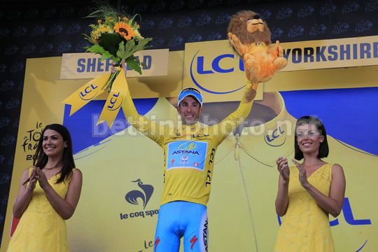 Tour de France 2014 - <br />
2^ tappa: York-Sheffield - Vincenzo Nibali in Maglia Gialla al termine della tappa di Sheffield - © bettiniphoto