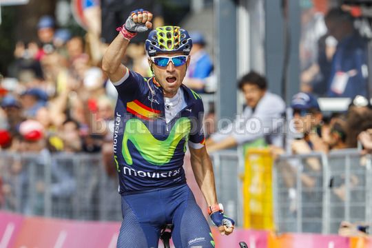 Pugno al cielo per Alejandro Valverde - © BettiniPhoto