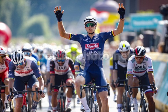 La seconda vittoria di Tim Merlier sulle strade del Benelux Tour 2021 (foto Bettini)